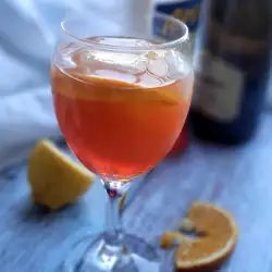 Koktel aperol oranž