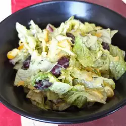 Jednostavna salata sa dresingom od avokada