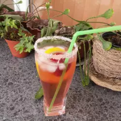Bezalkoholni koktel od zove, jagode i limuna