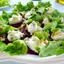 Ajsberg salata sa sirom