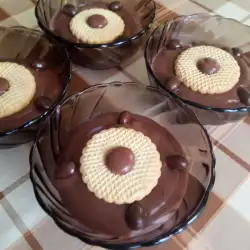 Čokoladna keks torta u posudicama