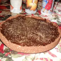 Keks torta sa slatkom od jagoda i čokoladom
