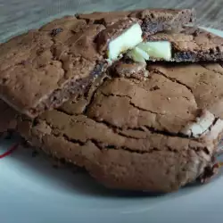 Brauni keks sa dve vrste čokolade