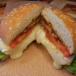 Vegetarijanski burger sa kamamberom