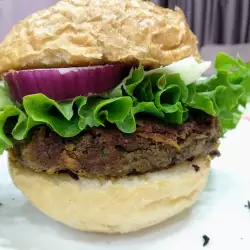 Vegetarijanski burger sa ćuftama od sočiva