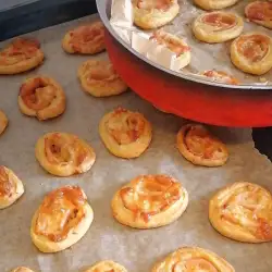Lisnati pužići sa šunkom i mocarelom