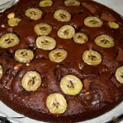 Banana kolač sa čokoladom i lešnicima