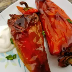 Paprike punjene mlevenim mesom sa šargarepom