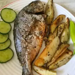 Riba sa krompirom i origanom