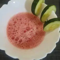 Letnja supa od paradajza sa lubenicom