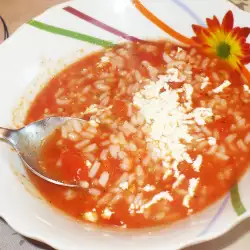 Čorba od pirinča sa paradajzom