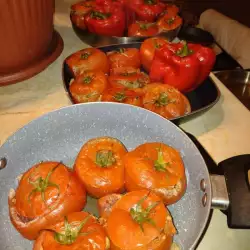 Punjeni paradajz sa mlevenim mesom