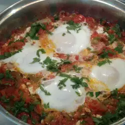 Poširana jaja s paradajzom i paprikom