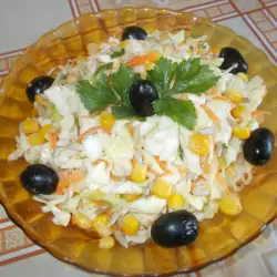Jesenja salata sa kukuruzom i semenkama suncokreta