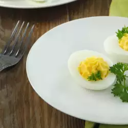 Punjena jaja sa paradajzom