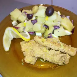 Riba hek sa kukuruznim pohovanjem i krompir salatom