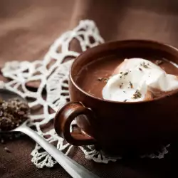 Topla čokolada u mikrotalasnoj sa konjakom