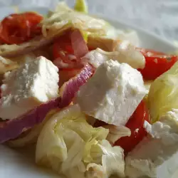 Salata od povrća sa čeri paradajzom