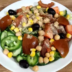Salata sa leblebijama i paradajzom