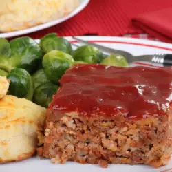 Mleveno meso sa pirinčem i paradajzom