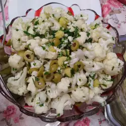 Salata sa karfiolom i maslinama