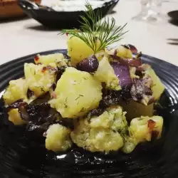 Krompir salata sa karamelizovanim lukom