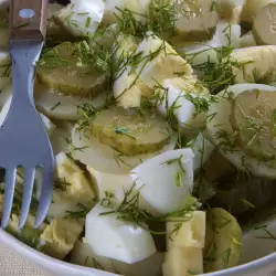 Krompir salata sa kiselim krastavčićima