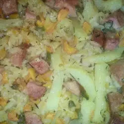 Krompir sa pirinčem i kobasicom iz rerne