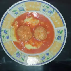 Ćufte sa mesom i pirinčem u paradajz sosu