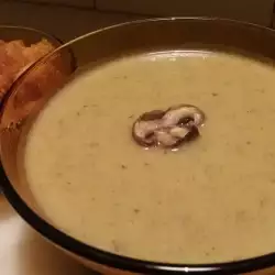 Krem supa od šampinjona sa krutonima od belog luka