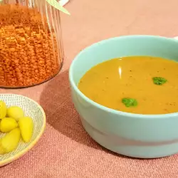 Krem supa sa crvenim sočivom