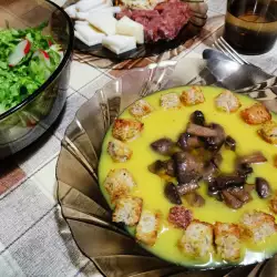 Krem supa od povrća sa pečurkama i krutonima