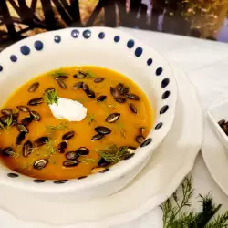 Krem supa od bundeve violine sa slatkim krompirom