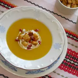 Krem supa od bundeve sa sušenim paradajzom i krutonima