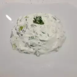 Salata sa belim lukom bez mesa
