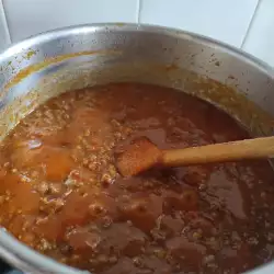 Sos za makarone sa paradajz pireom i mlevenim mesom