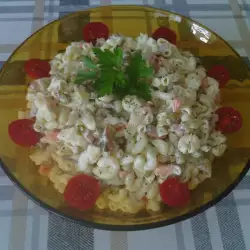 Salata od makarona sa ementalerom i povrćem
