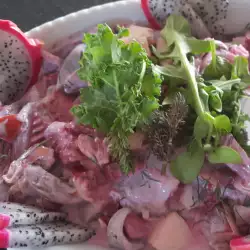 Salata sa mariniranom haringom i cveklom