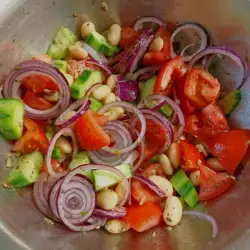 Salata sa krastavcem i paradajzom