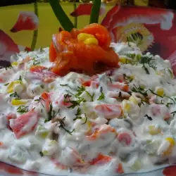 Novogodišnja mlečna salata sa pečenim paprikama