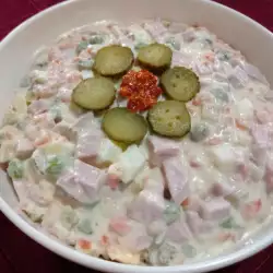 Ruska salata sa gotovom mešavinom povrća