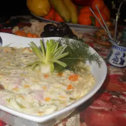 Salata sa dimljenim ćurećim fileom i dižonskim senfom
