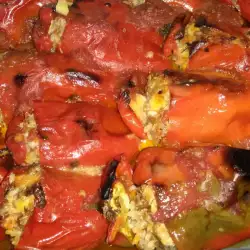 Ukusne punjene paprike sa krompirom i mlevenim mesom
