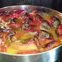 Paprike punjene mlevenim mesom sa mesom