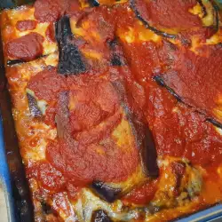 Pečeni patlidžan sa mocarelom i paradajz sosom