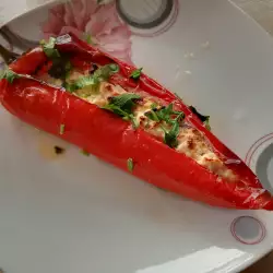 Pečene crvene paprike na grčki način