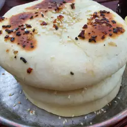 Arapski hleb sa maslinovim uljem