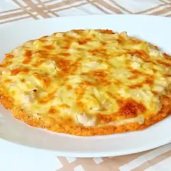 Pica sa piletinom i korom od karfiola