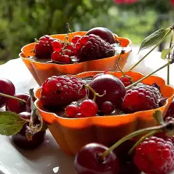 Letnji slatkiš sa jagodama