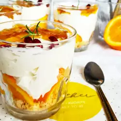 Desert u čaši sa pomorandžama